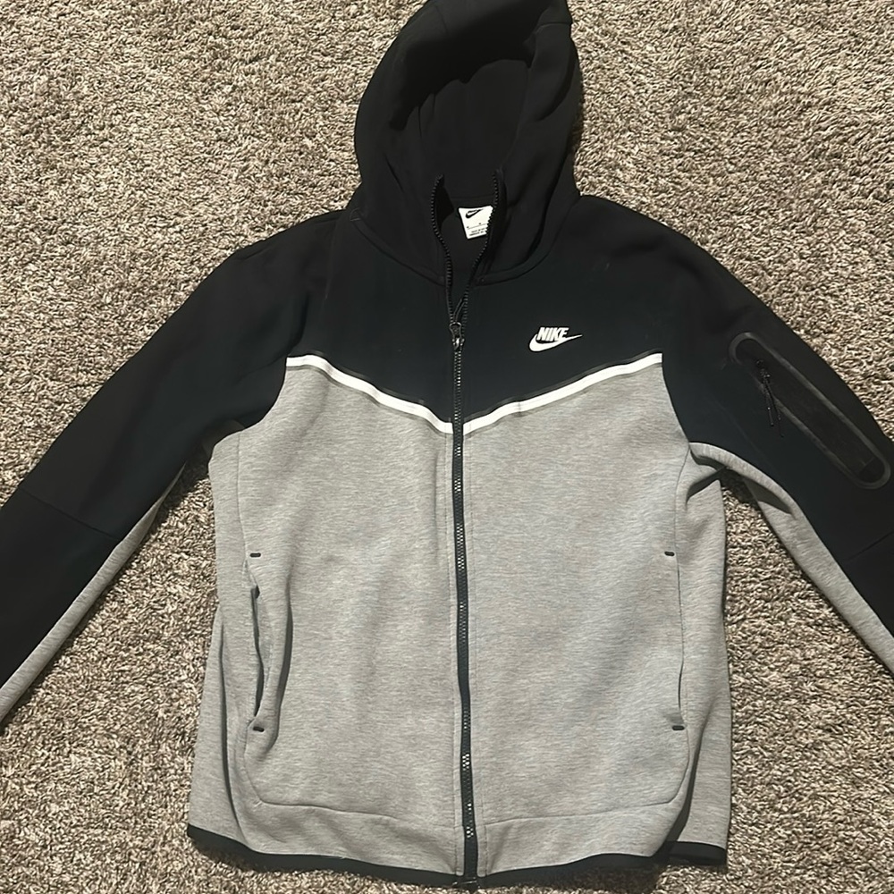 Nike tech